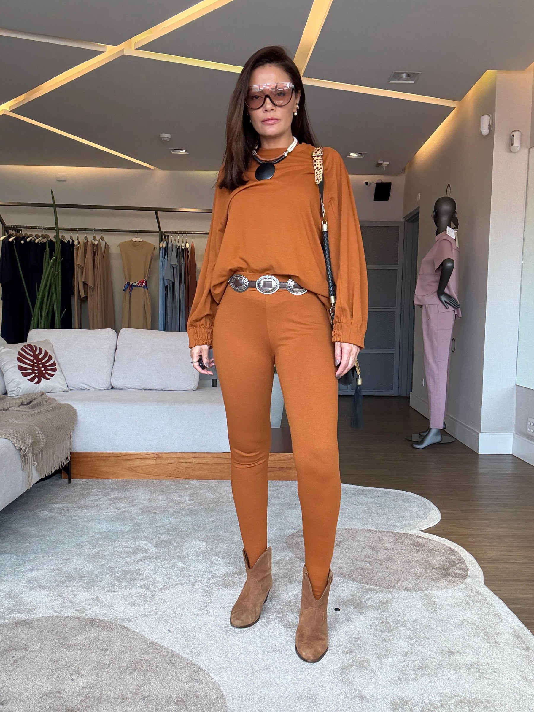 Conjunto Thais