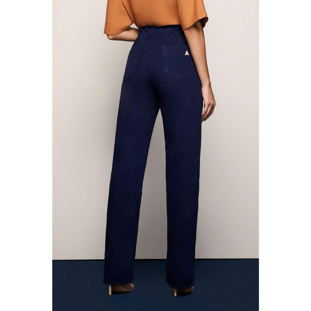 Calça Seca de Sarja com Fenda Lateral