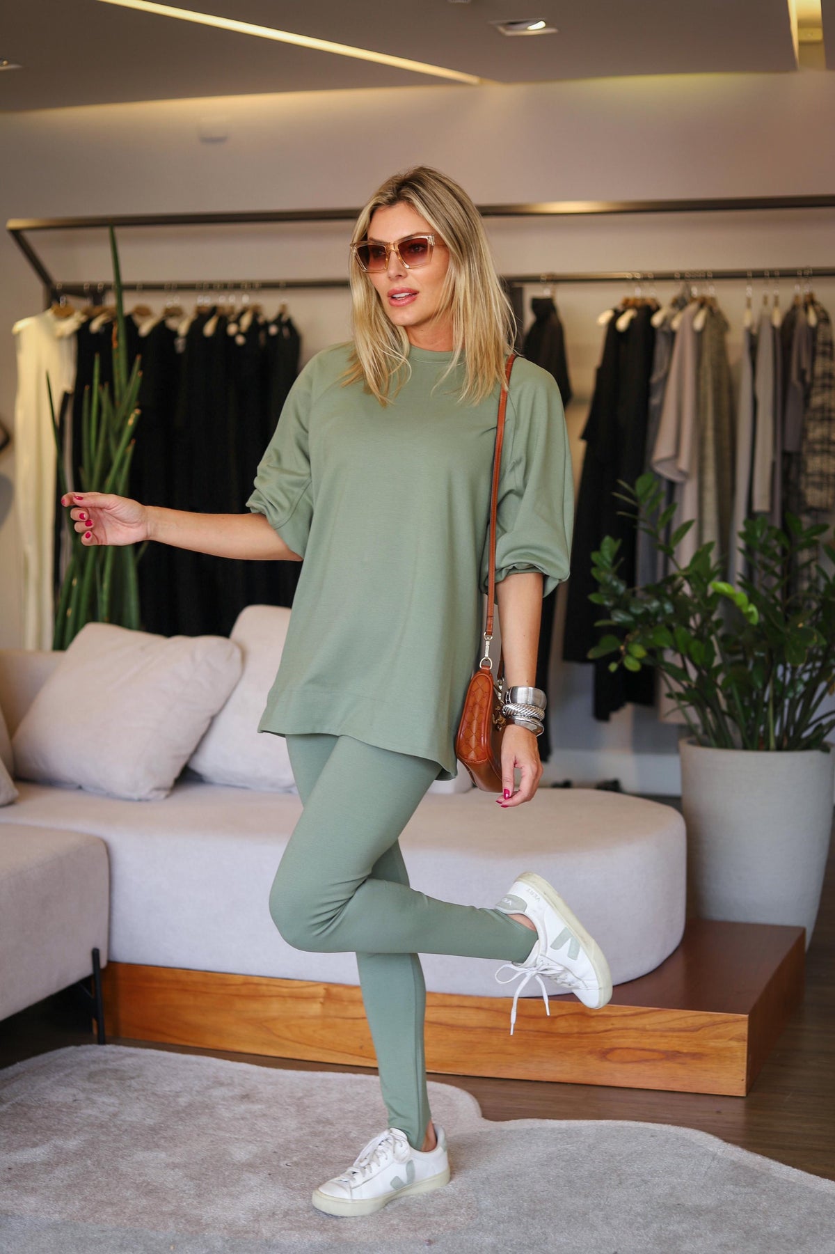 Conjunto Thais